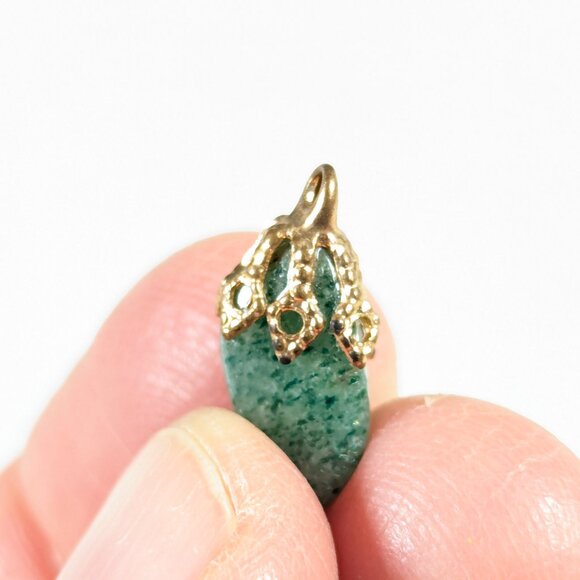 Small green stone pendant charm - Picture 2 of 3